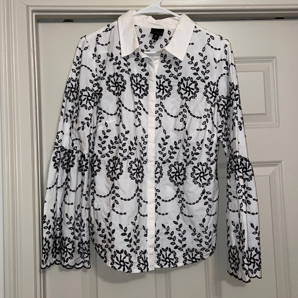 Worthington Bell Sleeve Embroidered Top